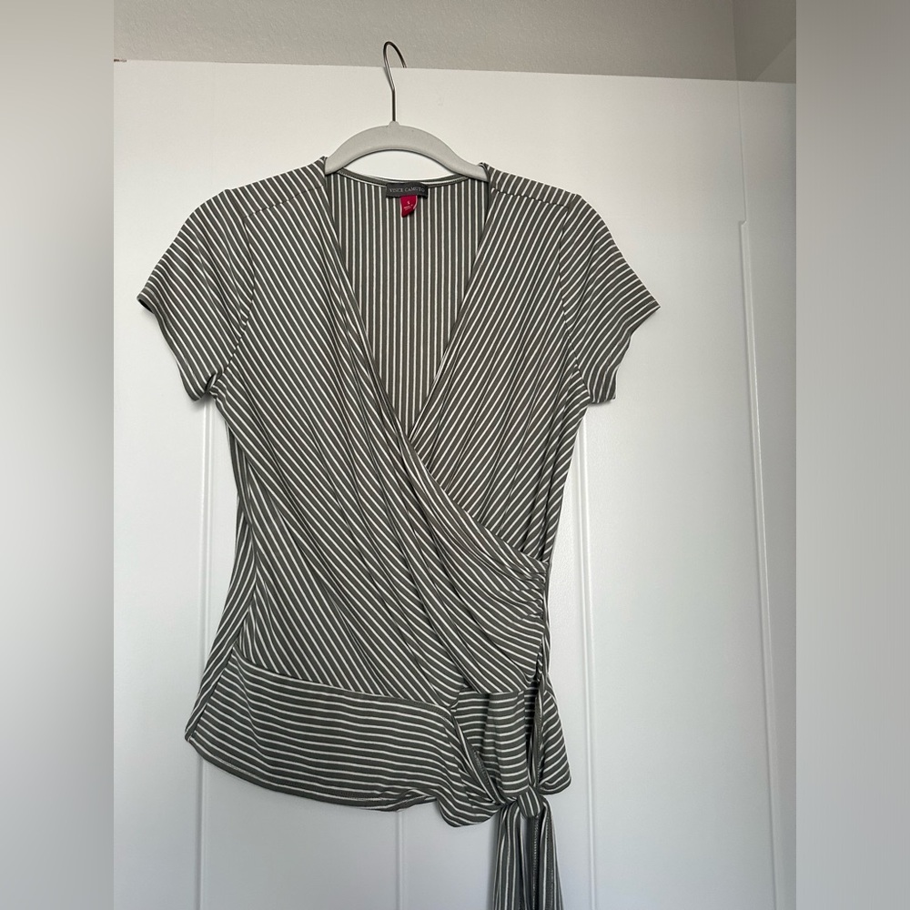 Vince Camuto striped top - never worn - size small